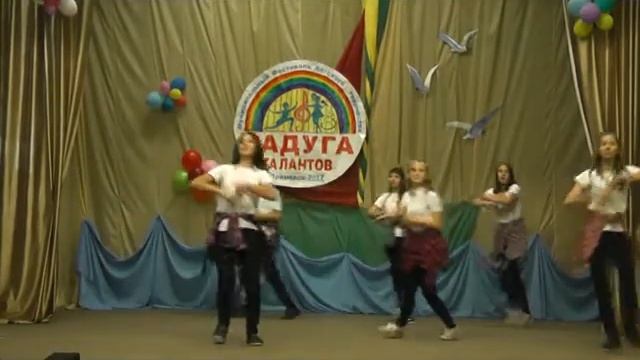 VI муниципальный фестиваль детского творчества. Танцевальная группа "Сияние" смотреть онлайн