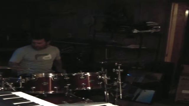 Gee McGee Sancho plays the vintage steel snare to Yamaha Motif смотреть онлайн