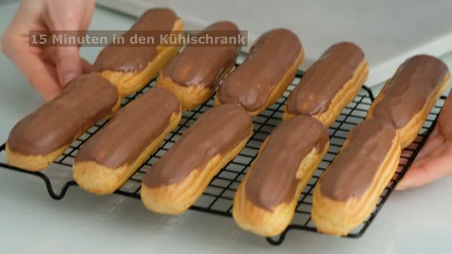 ВОСХИТИТЕЛЬНЫЙ ЭКЛЕР  Вкусные эклеры со сливочным кремом и сгущенкой.