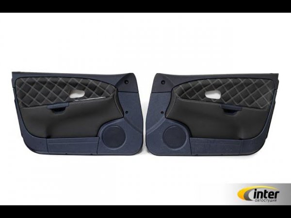 Наклейка декоративных вставок на двери Mitsubishi Carisma