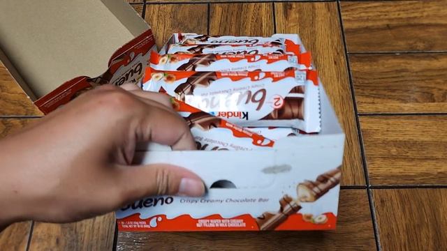 Costco Sale Item Review Kinder Bueno Crispy and Creamy Chocolate Bar Taste Test смотреть онлайн
