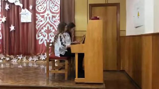 Дует "Con brio". Раймонд Паулс "Эй вы там наверху" смотреть онлайн