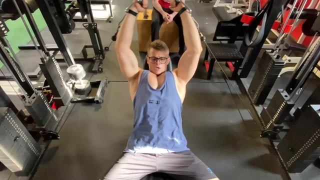 Whoop VS Apple Watch | Which one is better? смотреть онлайн