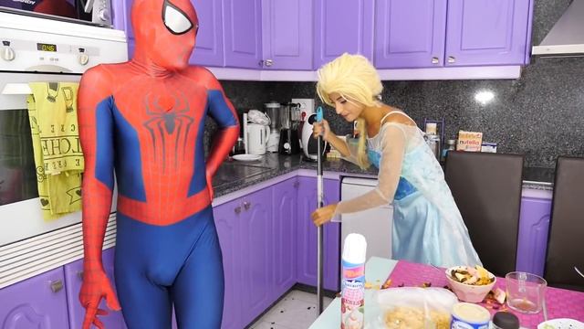 Замороженные Эльза и человек-паук Разбейте Spidey Поцелуи Maleficent, Bad Паук Ребенок & доктор смотреть онлайн