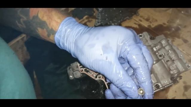 Opel Astra H GTC! Разбор и промывка гидроблока АКПП AISIN AF-17 AW60-41SN своими руками! смотреть онлайн