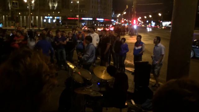 Уличные музыканты 29.08.2015 у метро Октябрьская смотреть онлайн