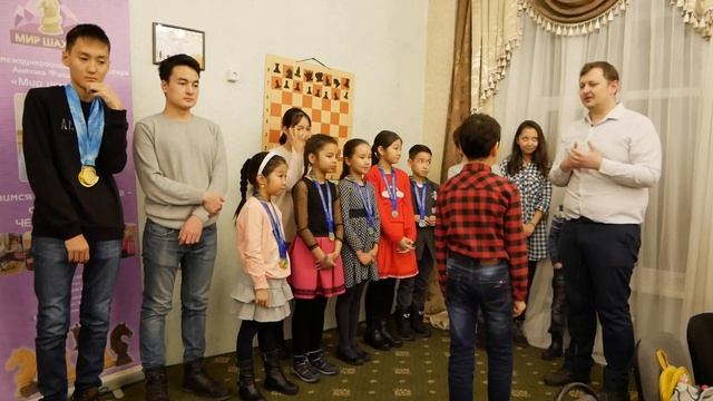 Поздравление Антона Филиппова своих учеников в Мир Шахмат смотреть онлайн