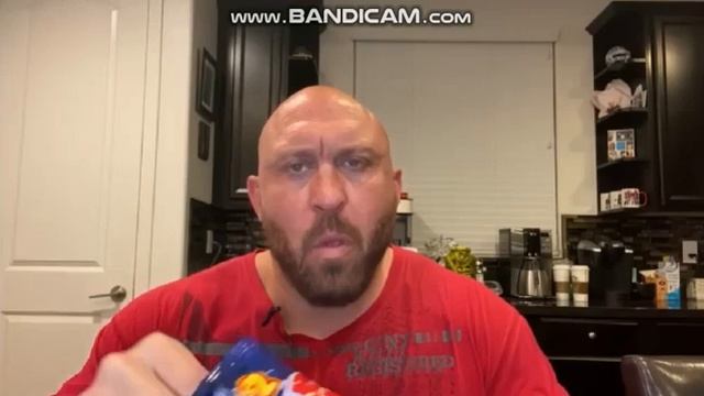 Мужик 10 минут ест чипсы и смотрит в камеру смотреть онлайн