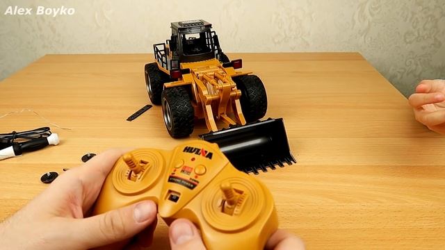 Бульдозер на управлении Huina 1520. Распаковка и обзор игрушки из магазина gearbest смотреть онлайн