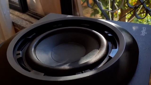 Logitech Z333 EXTREME Bass Test смотреть онлайн