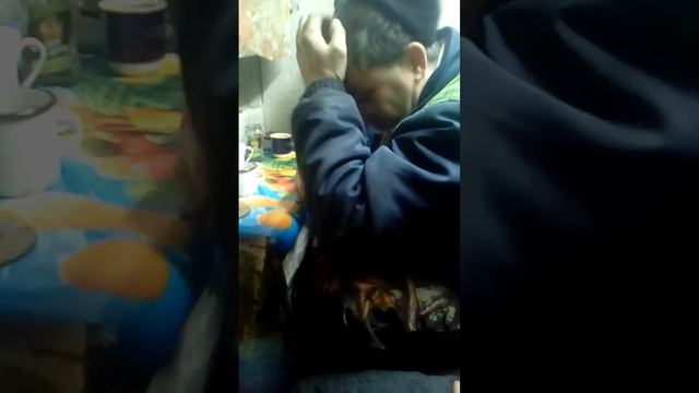 Славик .его дрочат а он терпит смотреть онлайн
