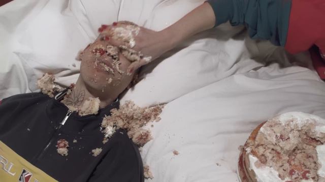 Kaydy Cain - Algo Como Tu (Video Oficial)