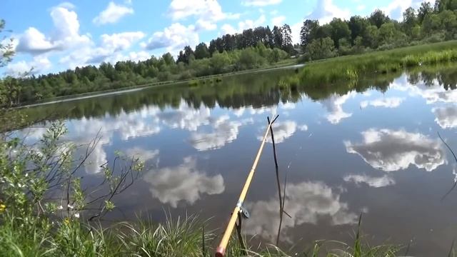 Ловля щуки на червя!!! Рыбалка на Иван - озере!!! смотреть онлайн