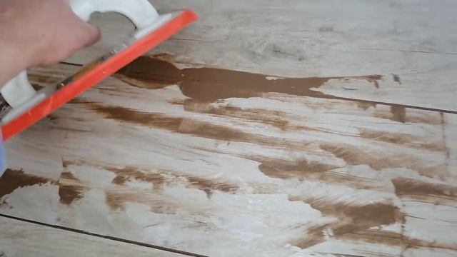 Затирка плиточных швов. Как качественно затереть плиточные швы. Гладкие и ровные плиточные швы. смотреть онлайн