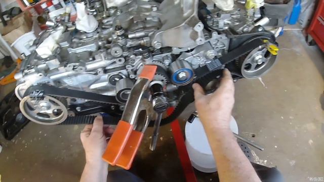 Replacing EJ25 timing belt & thermostat. 2008 Subaru Outback. SOHC, non-turbo . смотреть онлайн