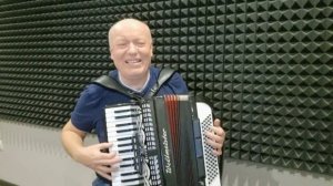 Ух ты, мы вышли из бухты /Аккордеонист.