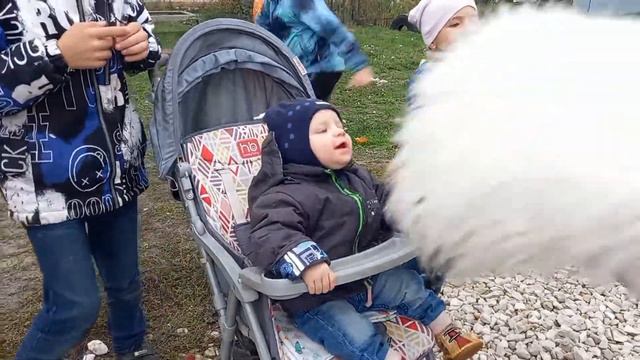 Трогательное видео🥺🙏дети не забыли о самом маленьком братике🤗 в праздник🥳🎈🎉#мишкаджентльмен смотреть онлайн