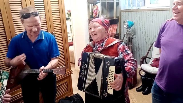Екатерина Леонидовна Антонова-участница коллектива,, Бурановские бабушки,, смотреть онлайн
