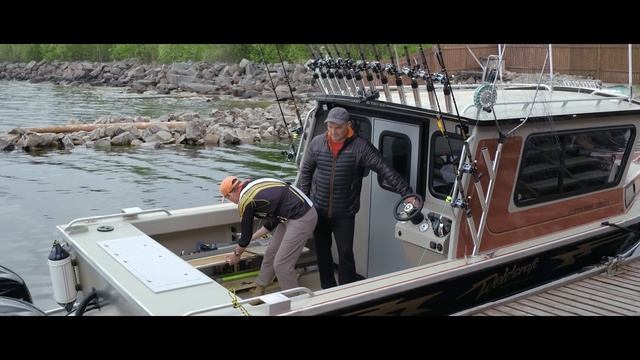 Катер из алюминия для рыбалки и экспедиций Weldcraft 240 Cuddy King | Катер с каютой | Обзор смотреть онлайн