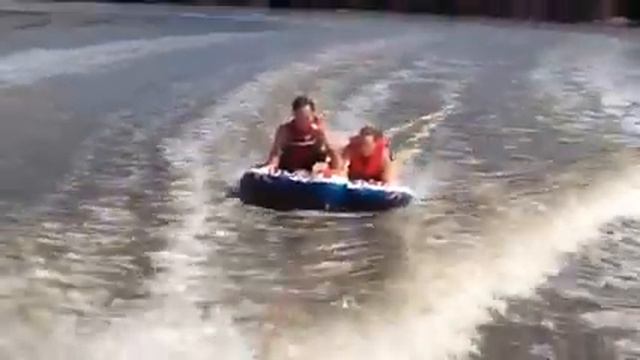 Dad and kolli tubing смотреть онлайн