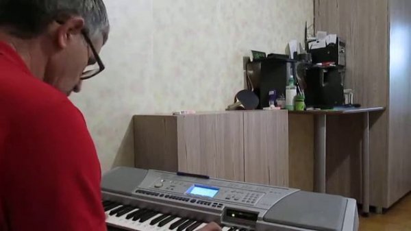 Самоучка на синтезаторе Ямаха