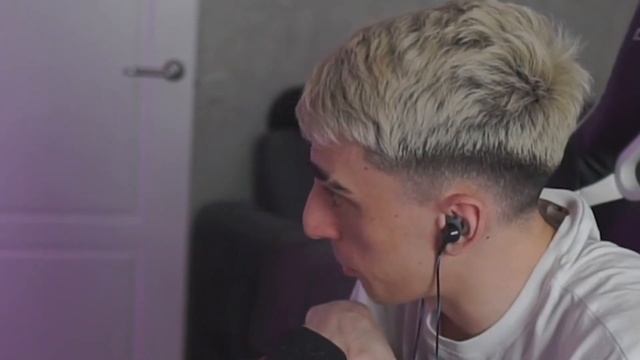 гаечка и строго спорят у кого дырявое 04К0 смотреть онлайн