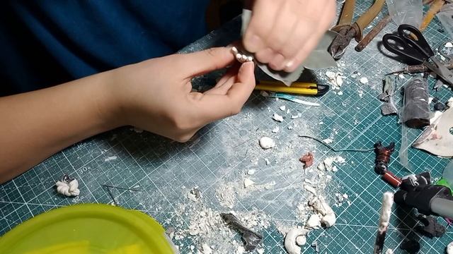 мастеркласс /гайд или видео о том как сделал фигурку Фредди по фнаф. Freddy from FNAF. смотреть онлайн