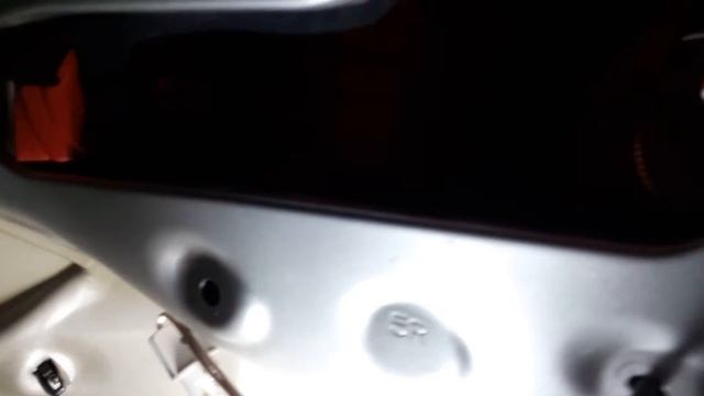 Как снять заднюю фару на toyota auris / How to remove a taillight on a toyota auris смотреть онлайн