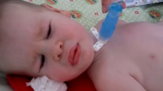 Смена трахеостомической трубки у ребенка смотреть онлайн