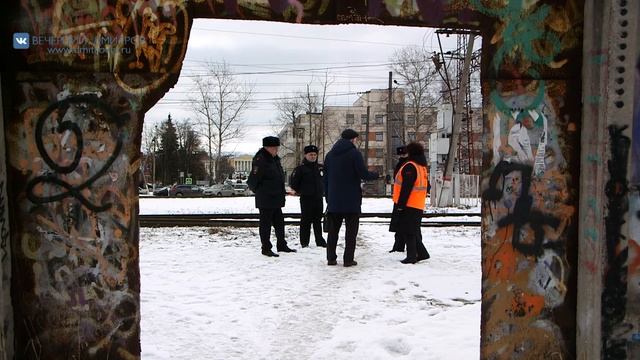 Рейд на железнодорожных путях смотреть онлайн