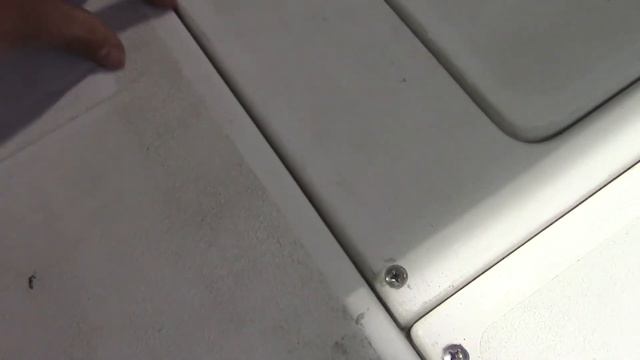 Repowering boat with a Mercury 300hp Verado and VesselView display смотреть онлайн