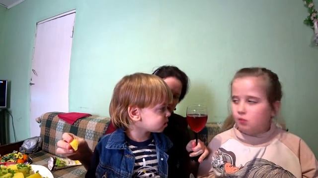 ПИРУЕМ!Шикарный Рождественский стол в ДЕРЕВНЕ! Рождество в кругу СЕМЬИ! ГЛАВНОЕ БЛЮДО НА СТОЛЕ! смотреть онлайн