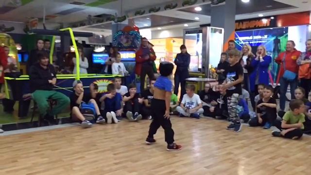 Bboy Малыш Ник. 6 лет г.Ижевск смотреть онлайн