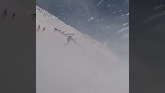 Домбай. Сноуборд. Горы. Солнце. смотреть онлайн