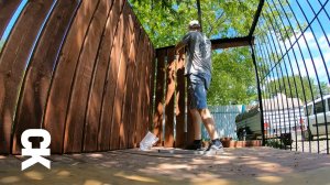 Как сделать красивый вольер для собаки из металла и дерева / Часть 1