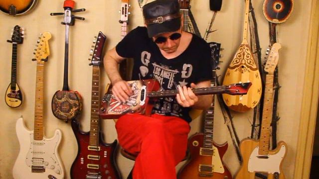EUGENE O'GODCHIEF Urbanistic Blues смотреть онлайн