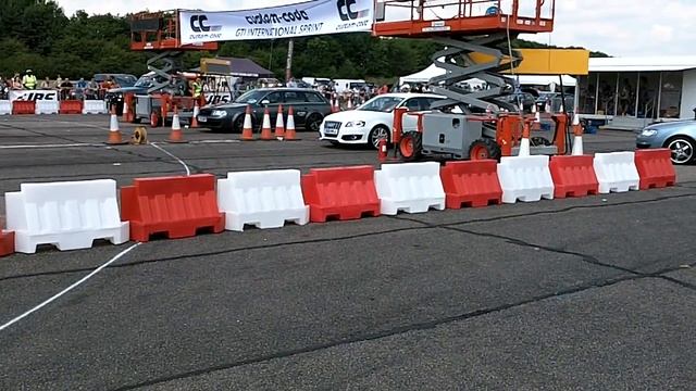Audi RS6 VS Audi S3 Quarter Mile @ 2010 Inters смотреть онлайн