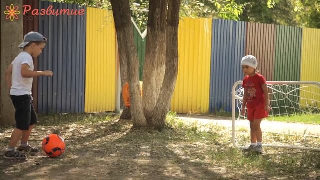 Основы футбола для малышей. Частный детский сад "Развитие". смотреть онлайн