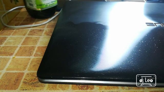 Как оттереть клей от наклейки.Убрать клей за 5 минут! Отмыть липкий слой от этикетки за 5 минут. смотреть онлайн