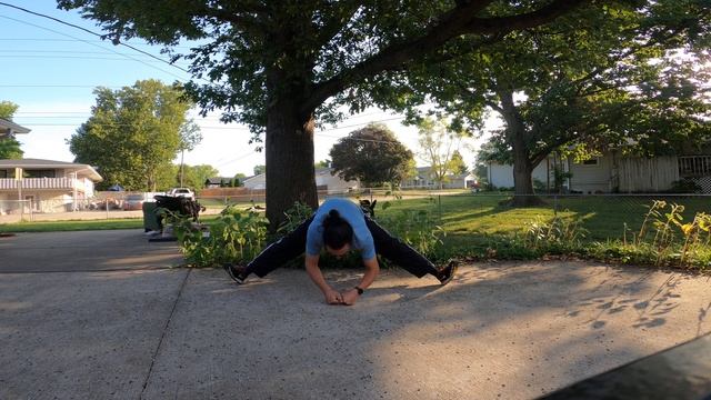 Stretching outside 9-22 смотреть онлайн