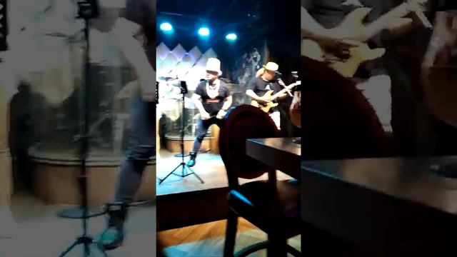 Queen Dont stop me now (cover by blue marlin band china) смотреть онлайн
