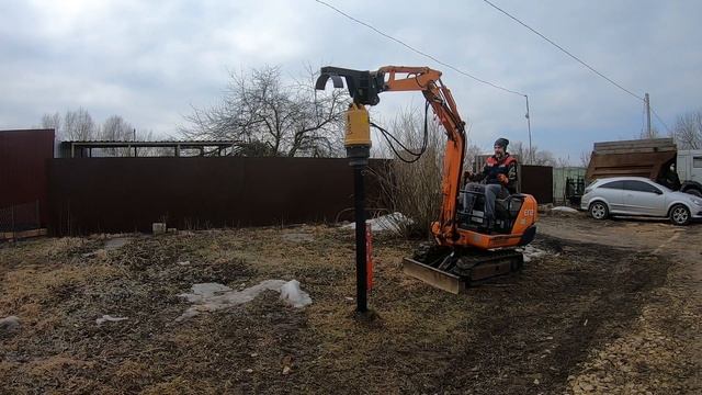 Винтовые сваи миниэкскаватором смотреть онлайн