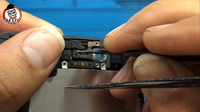 How to Clean the Dust from iPhone 7 plus Earpiece Speaker Grills. смотреть онлайн