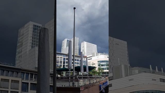 Красивый город Франкфурт на майне. Небоскребы #shorts смотреть онлайн