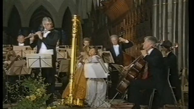'Cathedral Classics', London Festival Orchestra/RP: Mozart Concerto for Flute and Harp смотреть онлайн