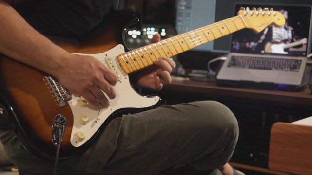 Fender Eric Johnson Signature Stratocaster смотреть онлайн