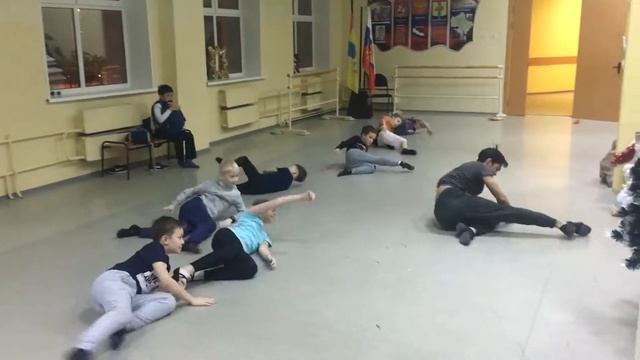 Развитие пластики и координации в ТСК "Комильфо" смотреть онлайн