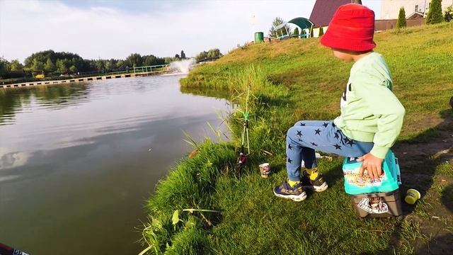 [20220806] САНЯ ВСЕХ ОБЛОВИЛ НА ОЗЕРЕ ПОНТИ смотреть онлайн