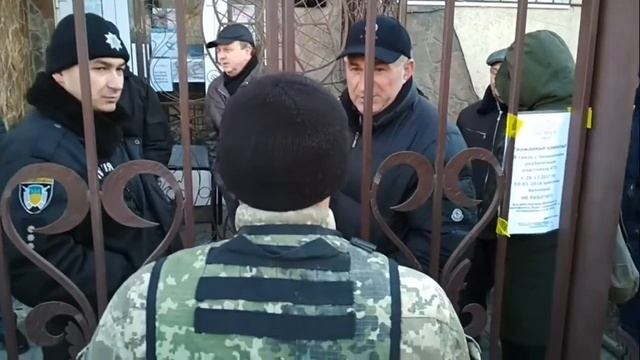 Замок на воротах смотреть онлайн