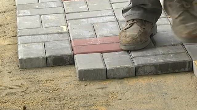 ТАМ, НА НЕВЕДОМЫХ ДОРОЖКАХ ...